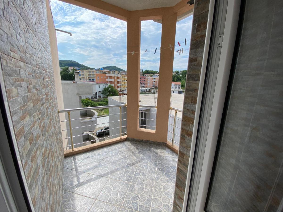 Guest House Koliqi - Hotel & Apartments อุลซิน ภายนอก รูปภาพ
