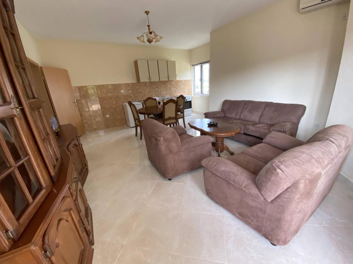 Guest House Koliqi - Hotel & Apartments อุลซิน ภายนอก รูปภาพ