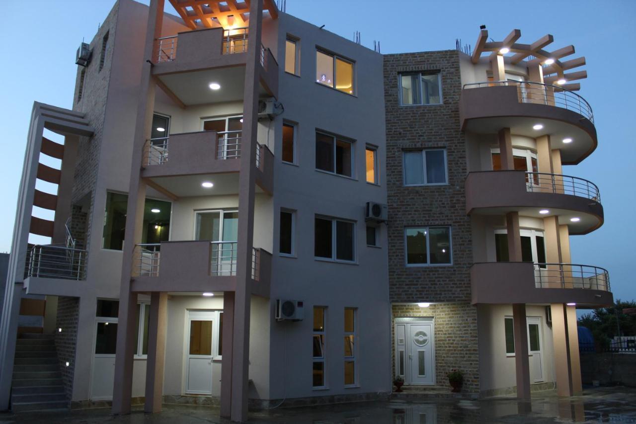 Guest House Koliqi - Hotel & Apartments อุลซิน ภายนอก รูปภาพ