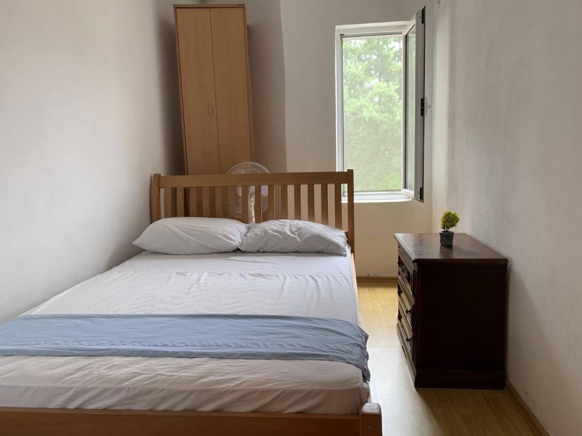 Guest House Koliqi - Hotel & Apartments อุลซิน ภายนอก รูปภาพ