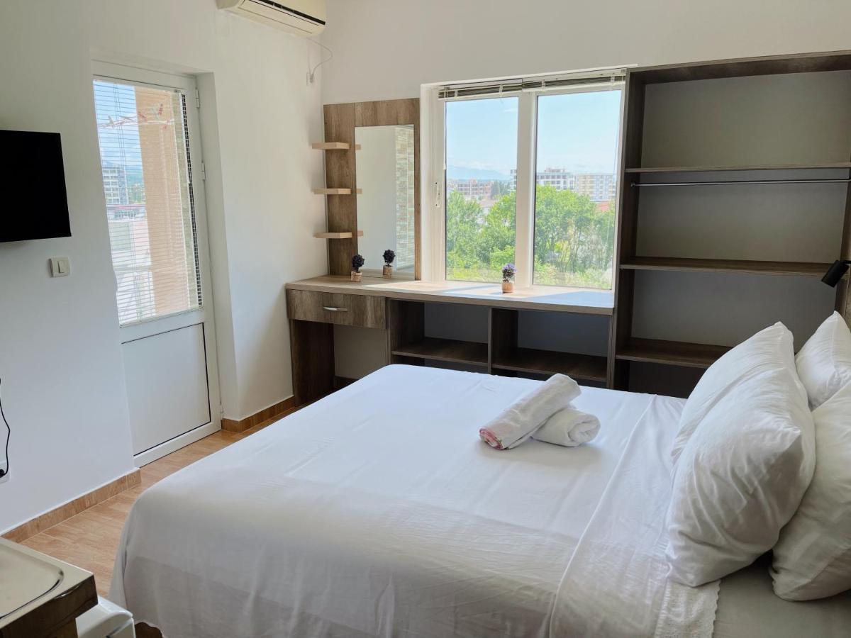 Guest House Koliqi - Hotel & Apartments อุลซิน ภายนอก รูปภาพ