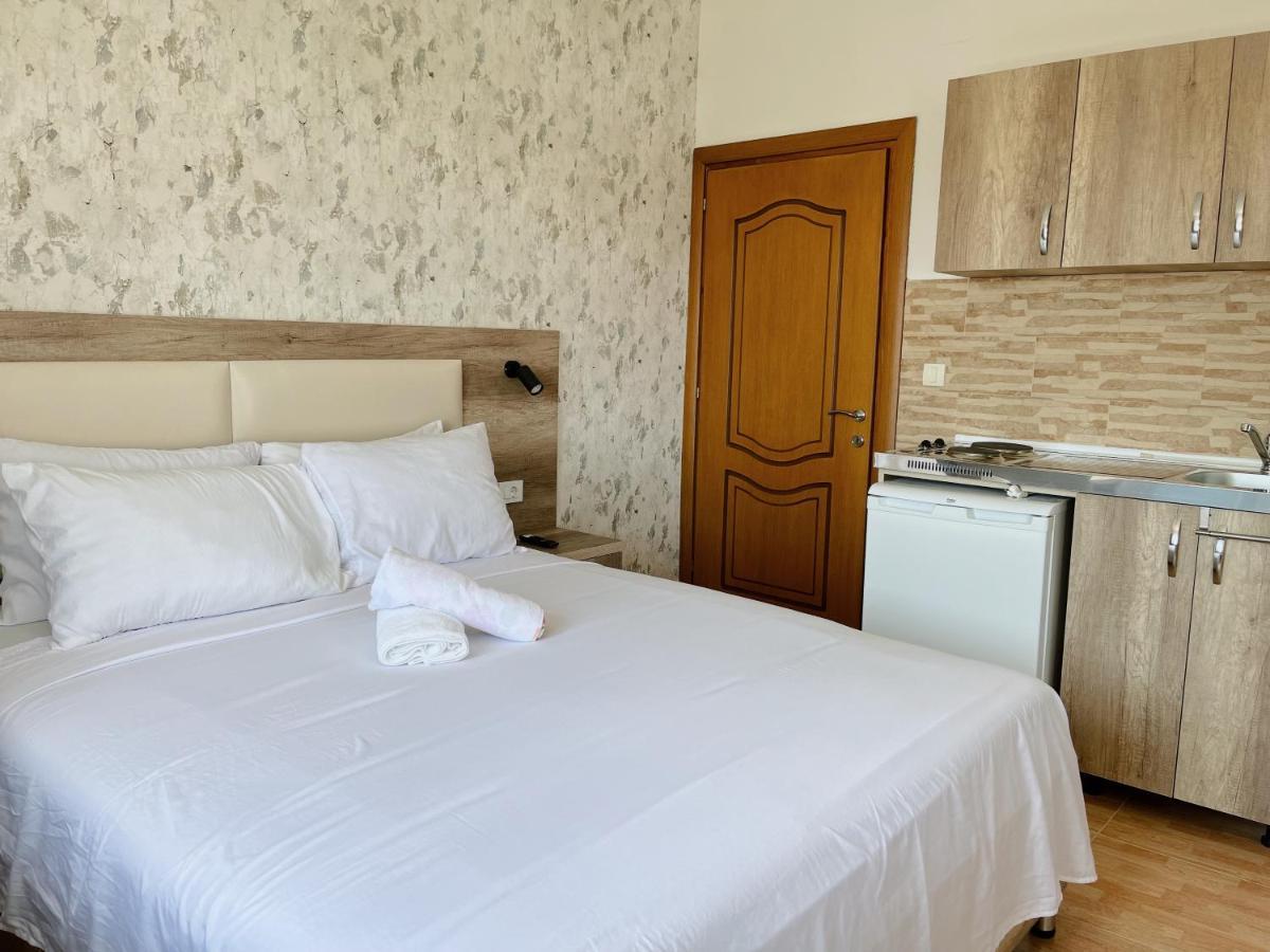 Guest House Koliqi - Hotel & Apartments อุลซิน ภายนอก รูปภาพ