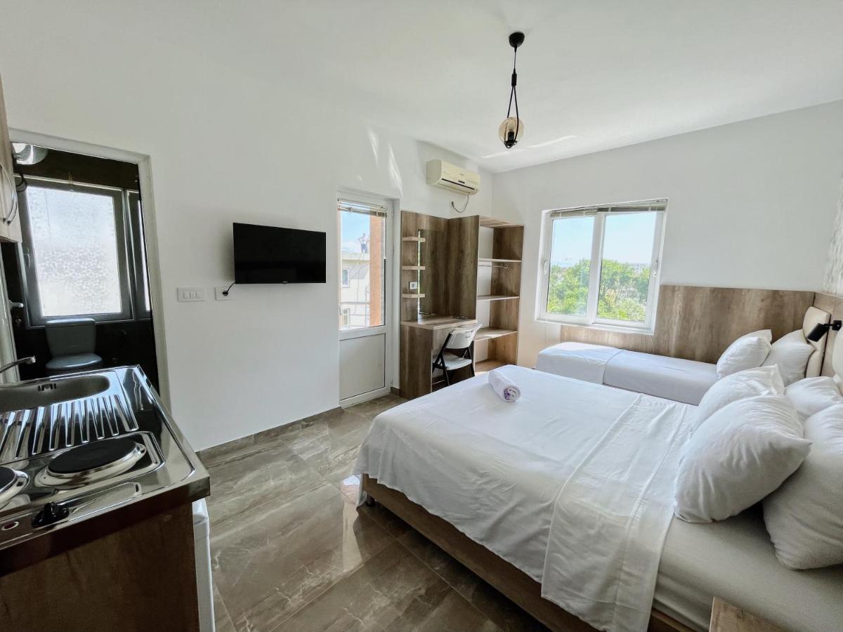 Guest House Koliqi - Hotel & Apartments อุลซิน ภายนอก รูปภาพ