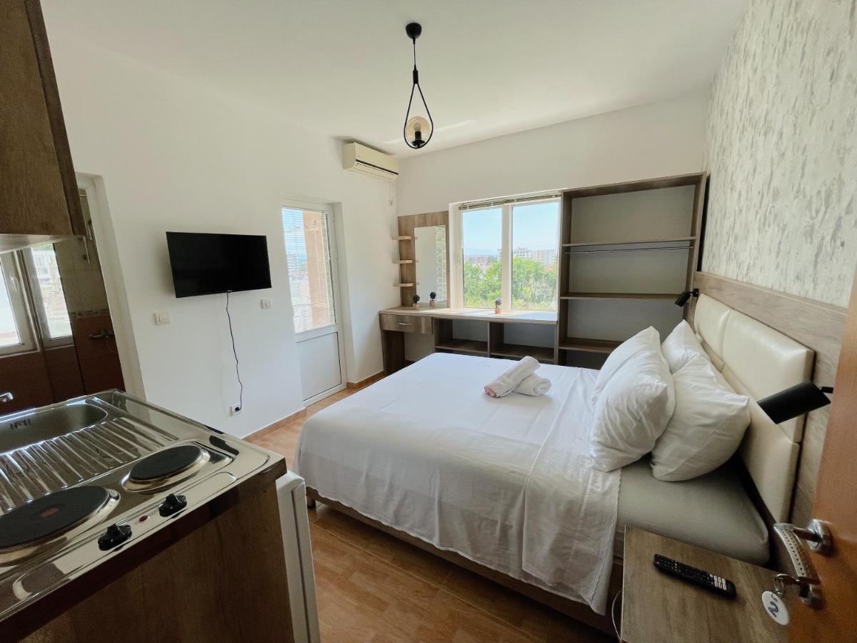 Guest House Koliqi - Hotel & Apartments อุลซิน ภายนอก รูปภาพ