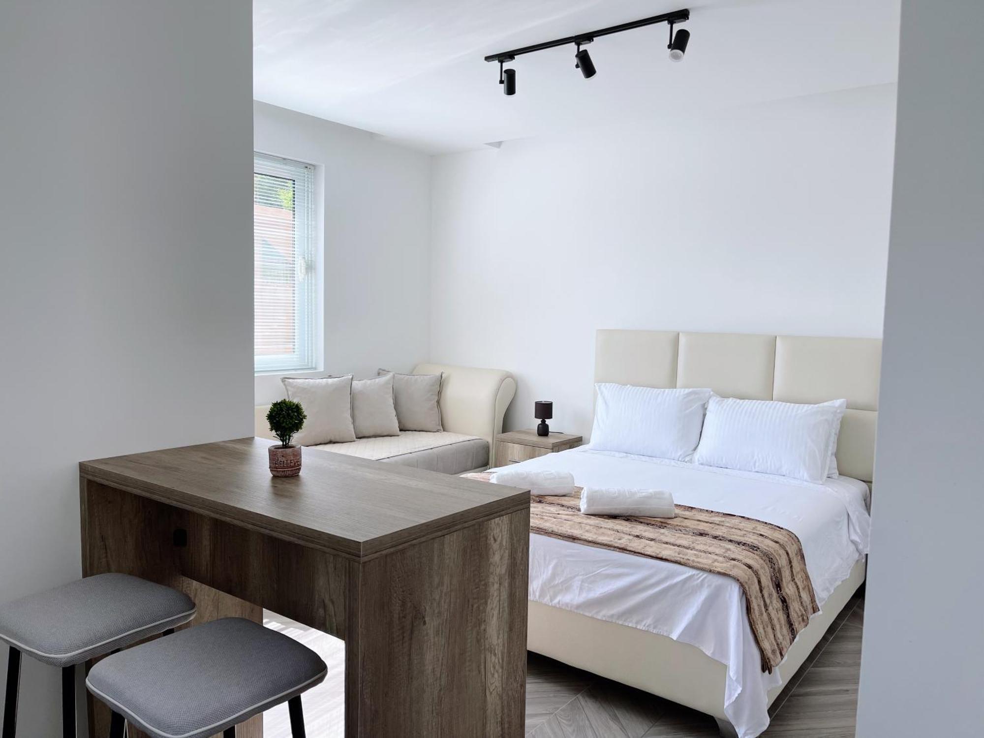 Guest House Koliqi - Hotel & Apartments อุลซิน ภายนอก รูปภาพ