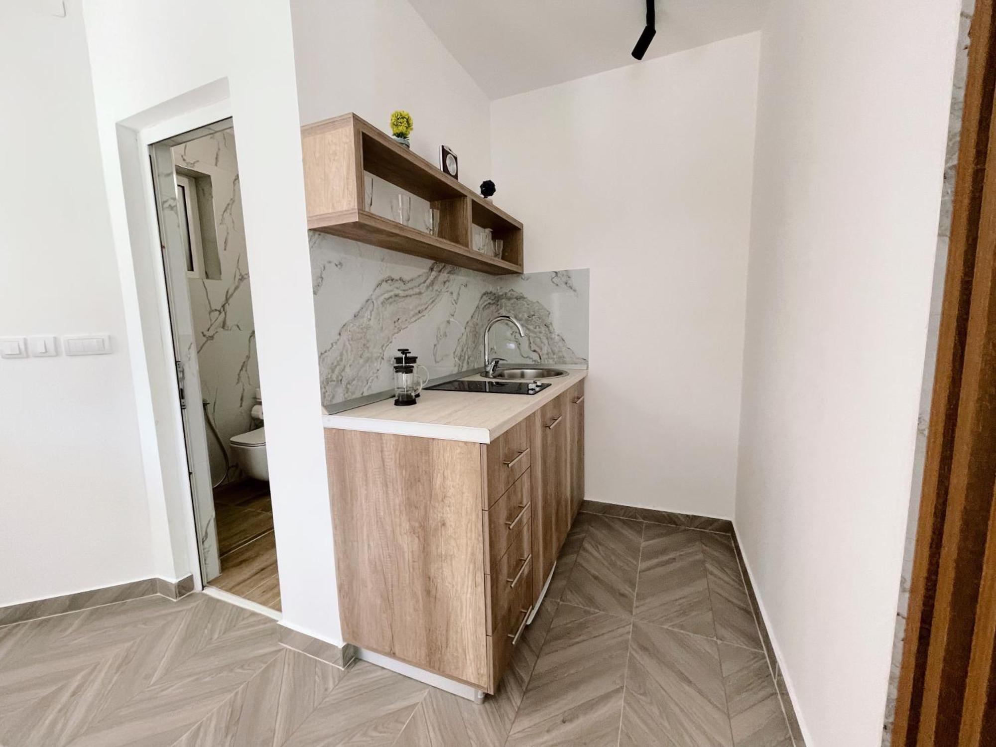 Guest House Koliqi - Hotel & Apartments อุลซิน ภายนอก รูปภาพ