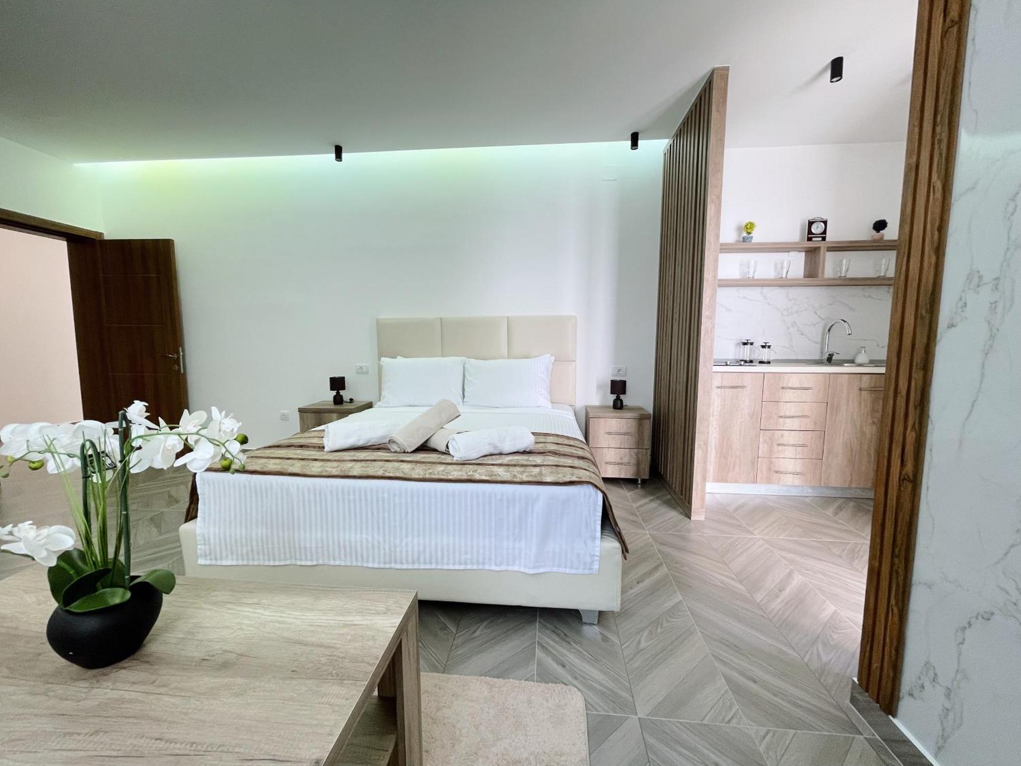 Guest House Koliqi - Hotel & Apartments อุลซิน ภายนอก รูปภาพ