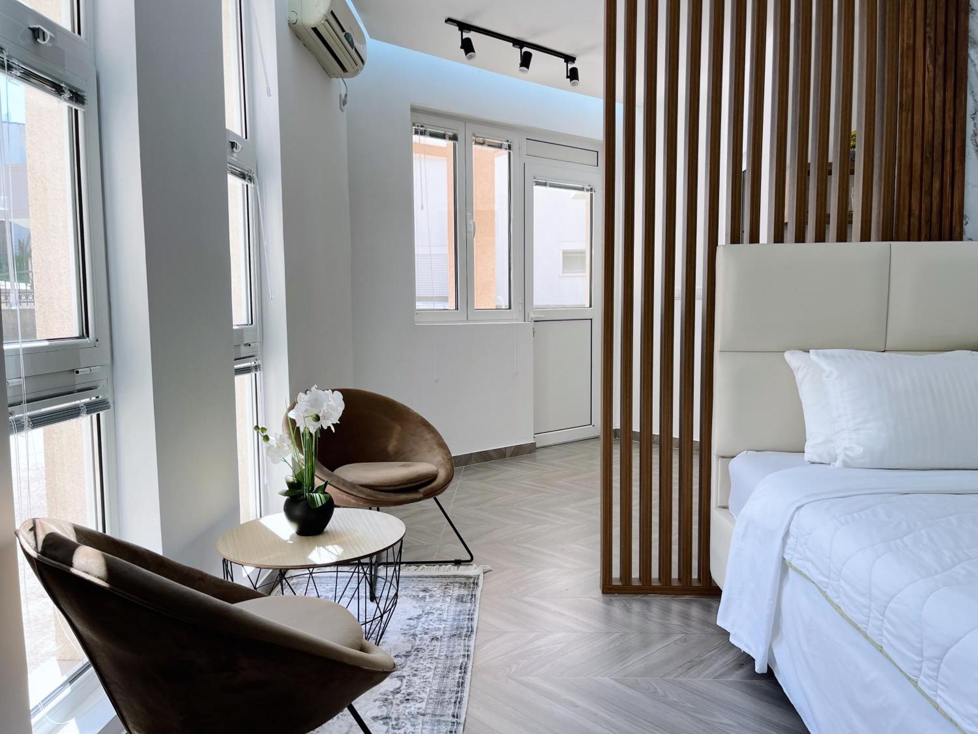 Guest House Koliqi - Hotel & Apartments อุลซิน ภายนอก รูปภาพ